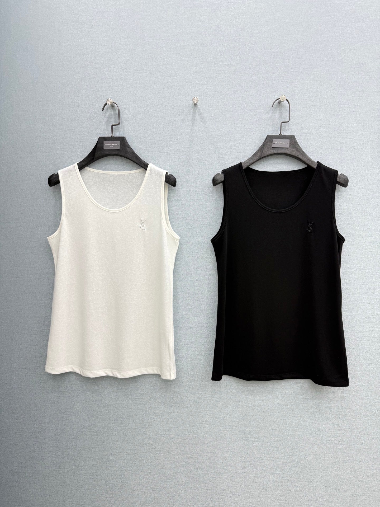Scoop neck ribbed tank top