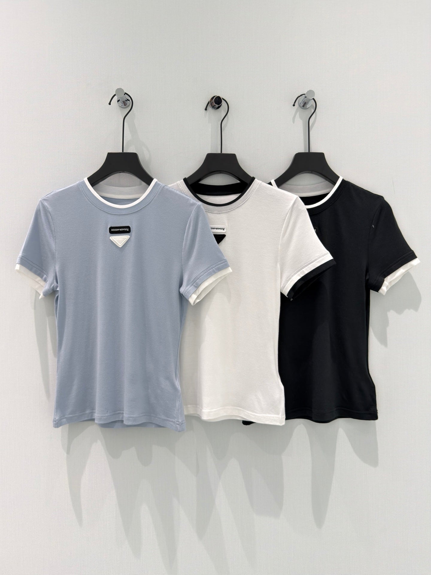 Ribbed mock layer crop tee