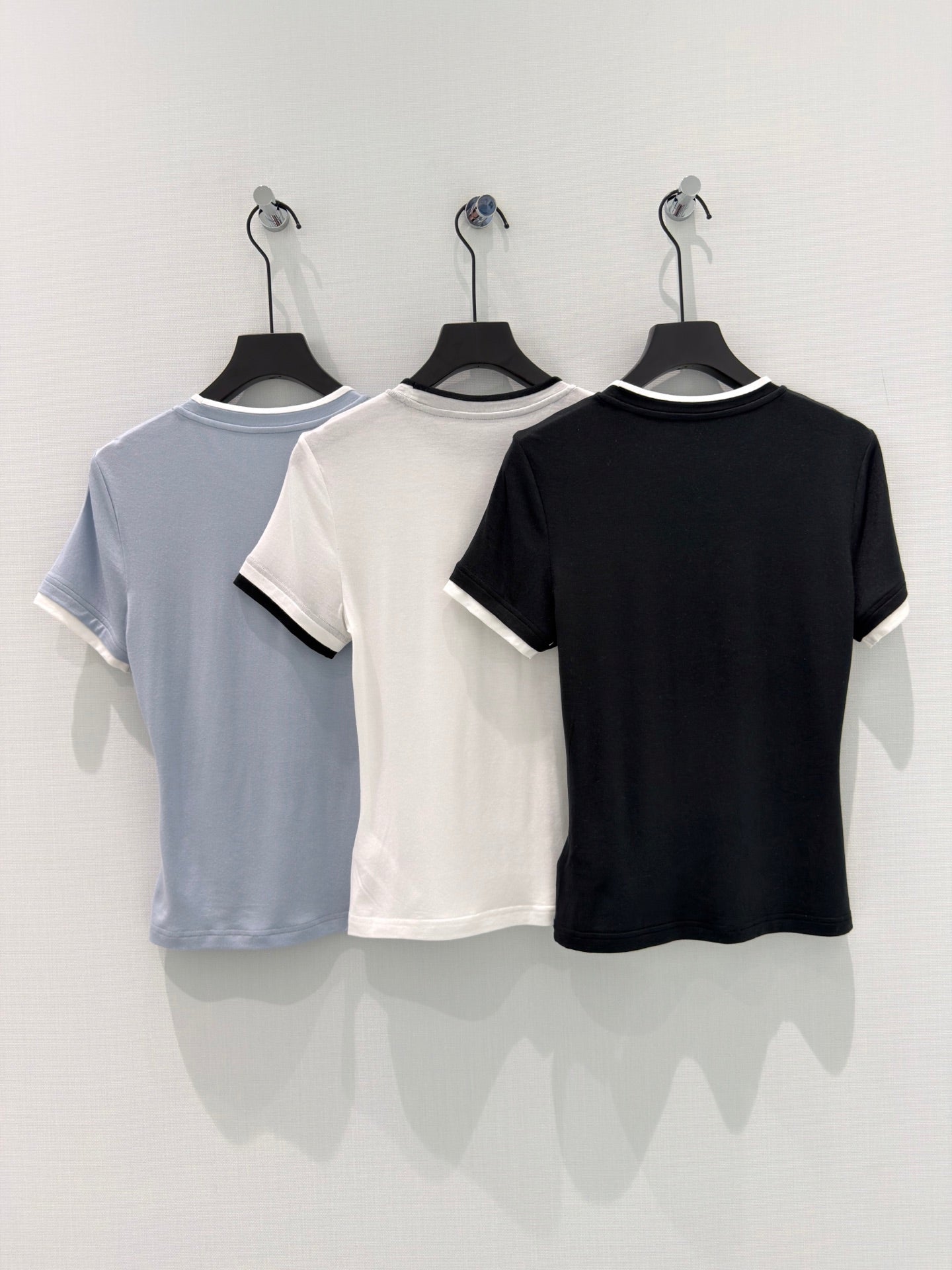 Ribbed mock layer crop tee