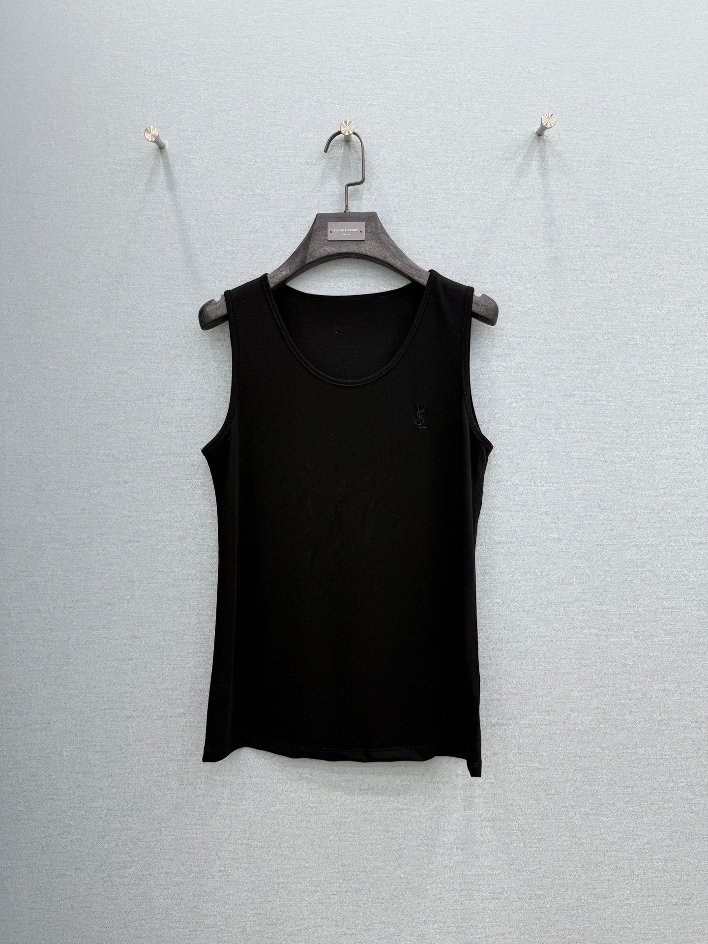 Scoop neck ribbed tank top