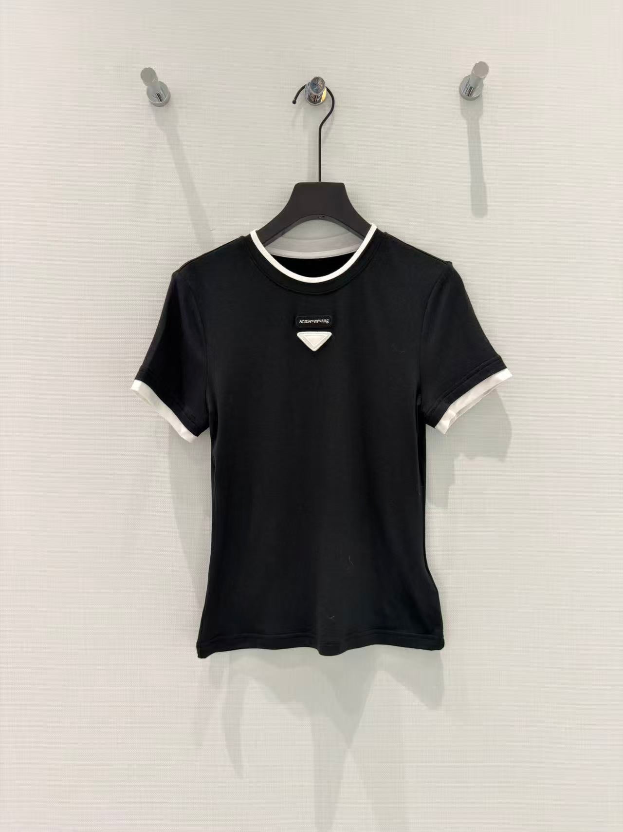 Ribbed mock layer crop tee