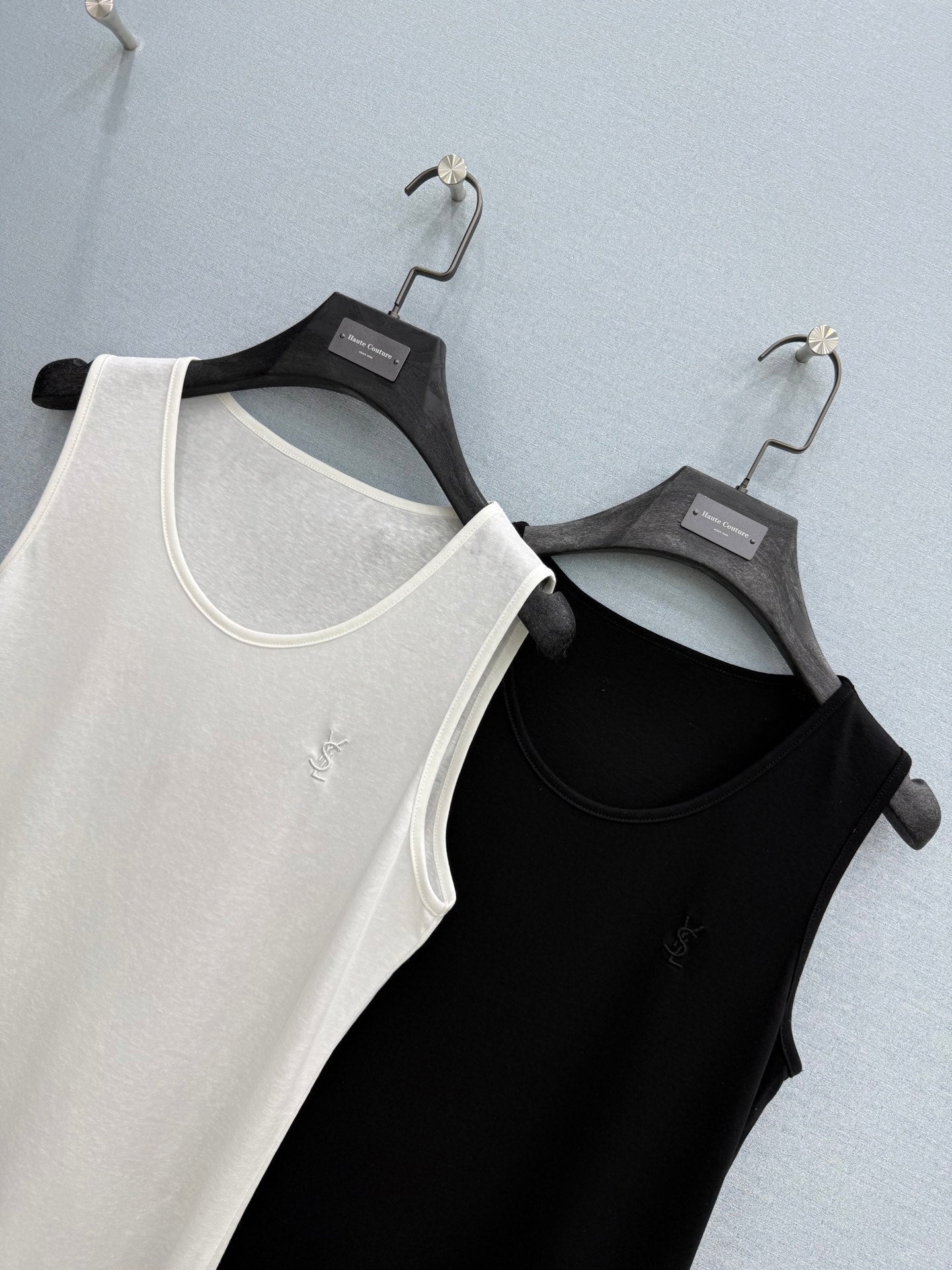 Scoop neck ribbed tank top