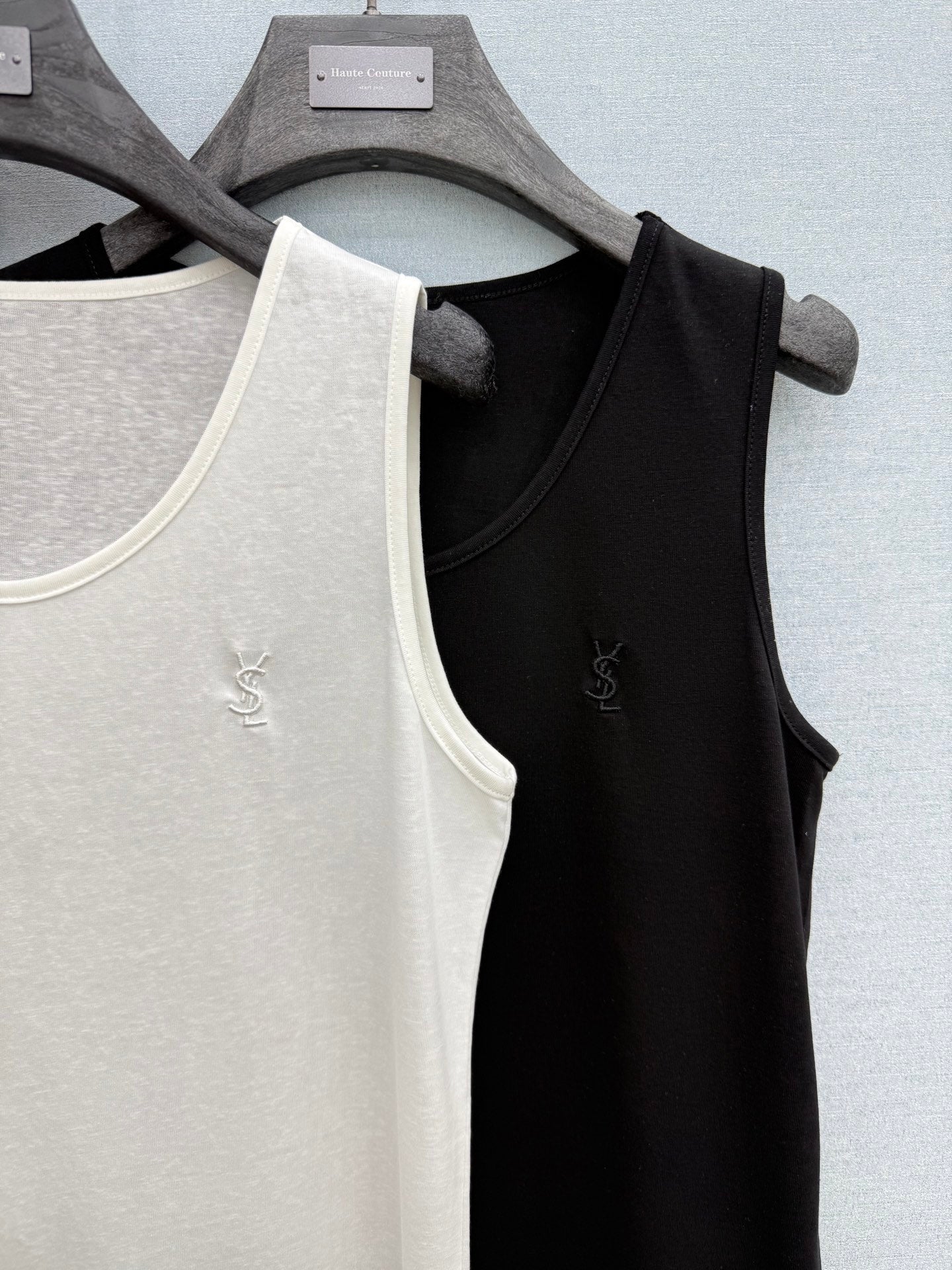 Scoop neck ribbed tank top